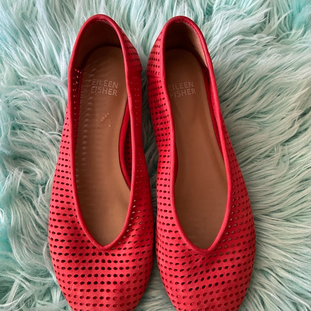 EILEEN FISHER RED PUNCHED LEATHER BALLET FLATS SIZE 7 EUC - Picture 3 of 6